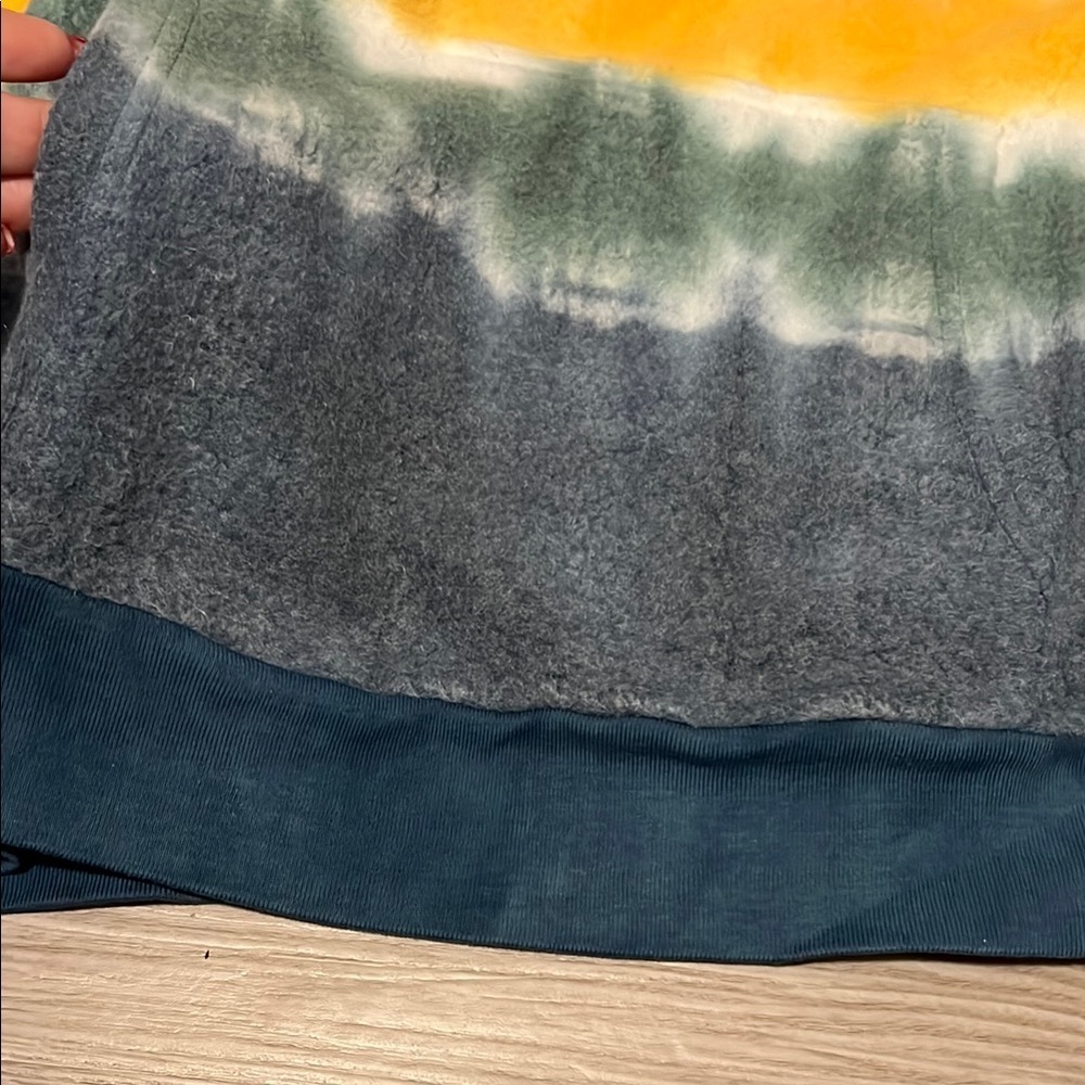 Multicolor Tie-Dye Hoodie Sweater - Picture 4 of 9